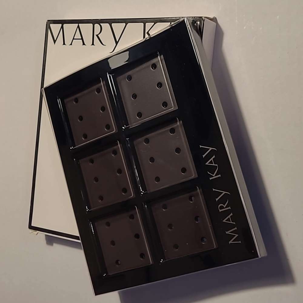 New In box! Mary Kay magnetic cosmetic makeup display organizer case